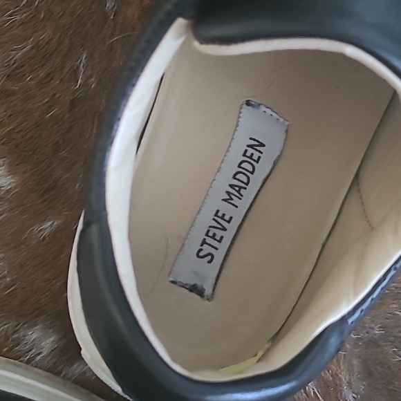 Steve Madden Men's sneaker - Picture 2 of 2